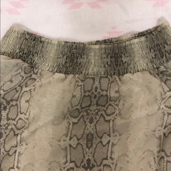 ❤️HOST PIC❤️Judith March off shoulder blouse - Picture 7 of 8